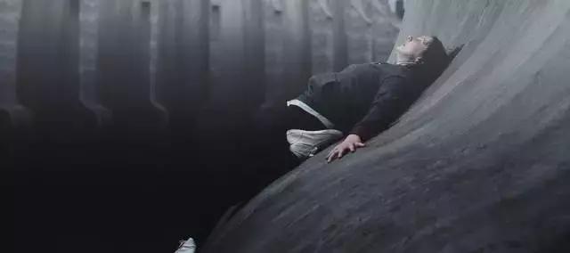 《曲面》