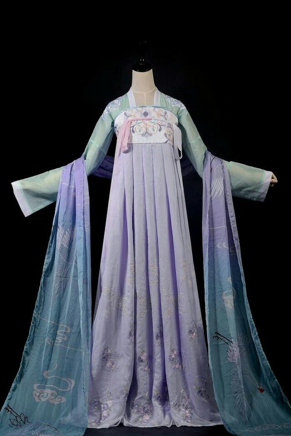 汉服…襦裙加里不加里有区别吗?
