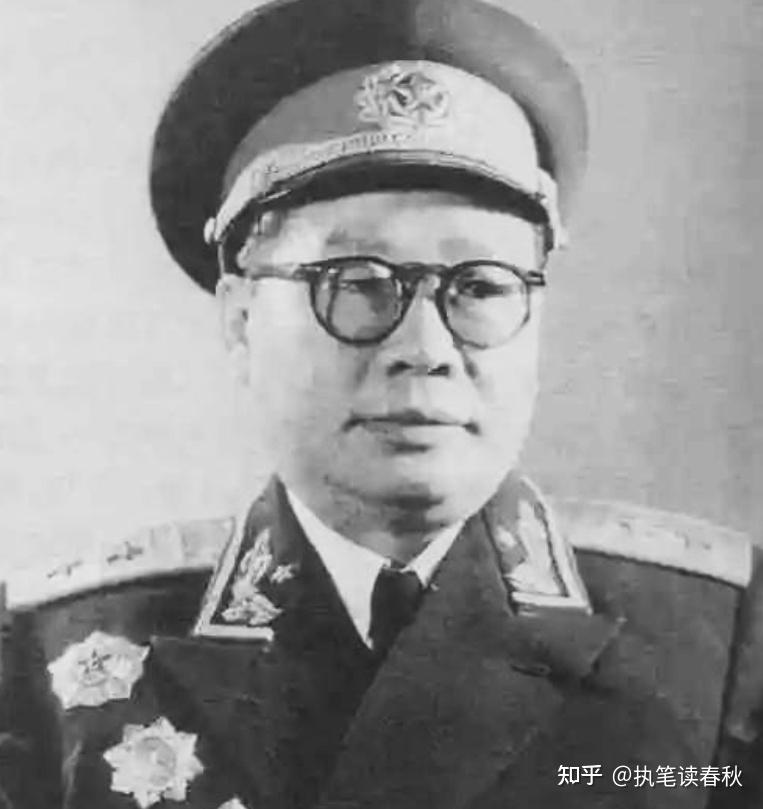 1955年,钟赤兵被授予中将军衔,是新中国最重要的开国元老之一.