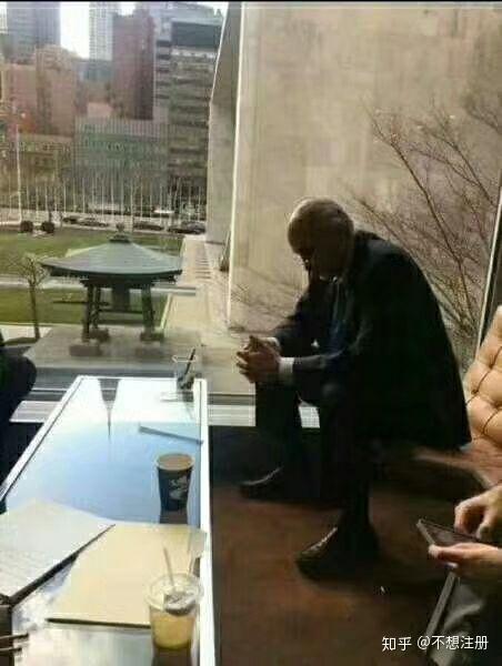 叙利亚外交官的照片.