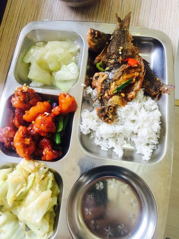 附两张食堂图,真的很好吃!