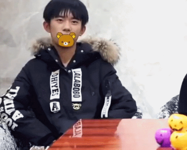 有一个  拍《我们的少年时代》小黑屋采访说今天玩球玩的有点嗨啊