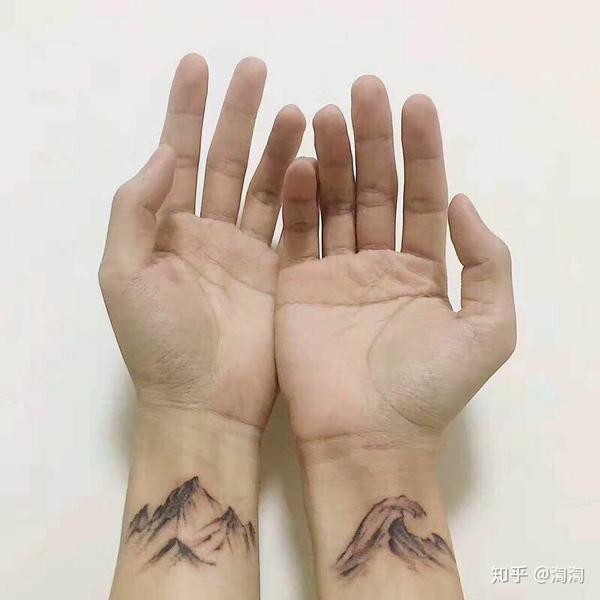 想和女朋友纹个情侣纹身,纹在哪里好一点,纹个什么,求