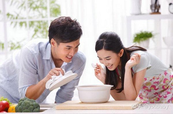 比如说月经量少,颜色异常,不规律等问题都需要在备孕前调养,月经才是