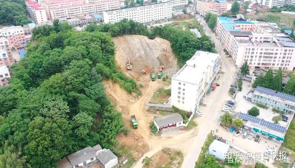 信阳市十三里桥挖山卖沙石,使用"一叶障目"来掩护蒙蔽