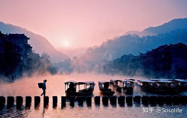 高青子原名高韵秀,笔名青子,原是沈从文好友熊希龄的家庭教师.