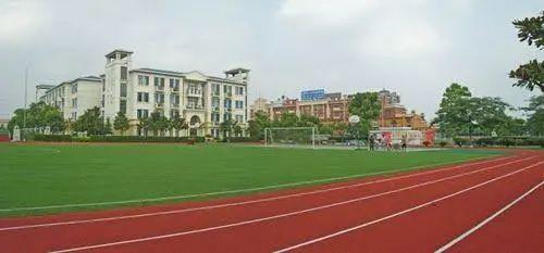 回到上海师范大学附属康城实验学校,目前小学和初中在闵行公办里面,很