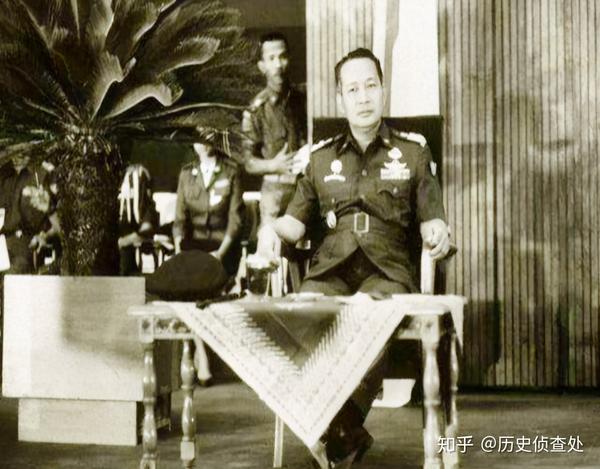 1998年印尼排华,5000名妇女惨遭蹂躏,女性下体插有木棍