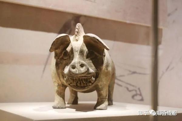 石锤穿越三星堆出土了一只愤怒的小鸟