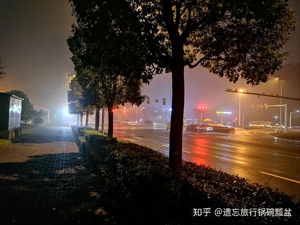 宜昌晚上雨景真美好!