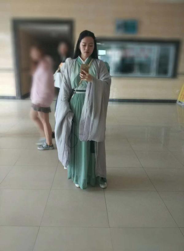 怎样才能把汉服真正地穿出日常化?