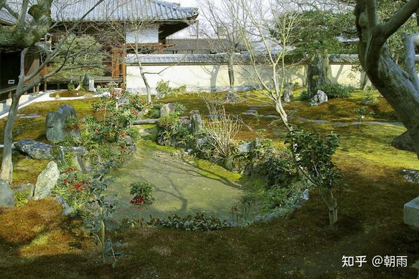 葫芦形池塘.