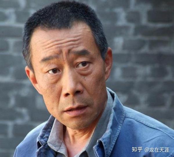 李雪健,陈道明,张嘉译同为内地知名男演员可他们的年收入比,完全堪称