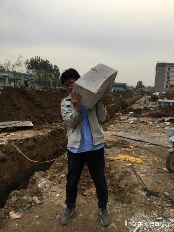 长期住在工地是一种怎样的体验?