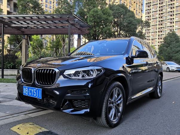 21款宝马x3xdrive28i碳黑摩卡内1425公里用车分享