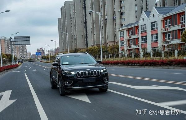 抢先看2020款jeep自由光 除了油耗高 其他都挺好