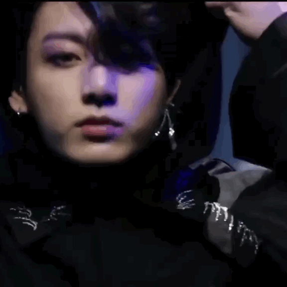 (偷了一张图,觉得颜色调的很好看,权侵删) ——————40赞的三更