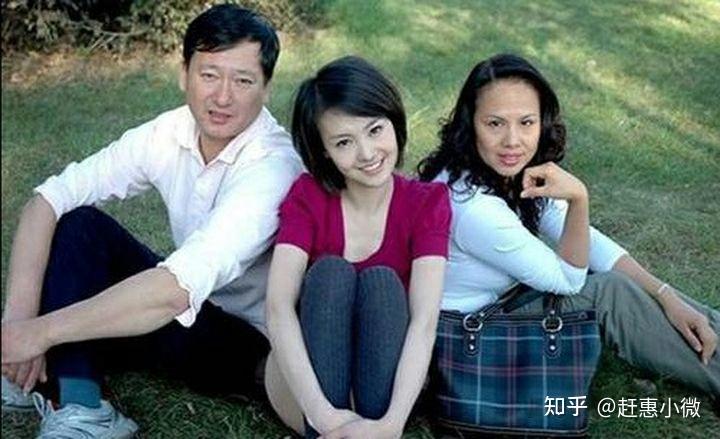 郑爽母亲是刘艳,沈阳市沈河区人.