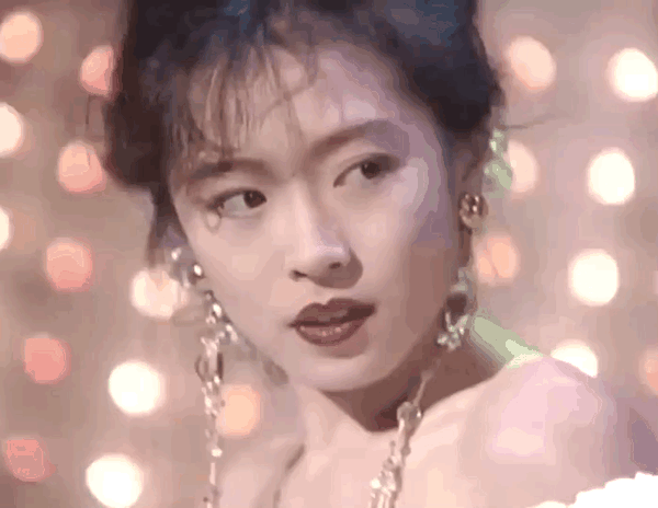 疯狂的在网上搜akina酱的照片,然后和朋友俩人沉迷于盛世美颜无法自拔