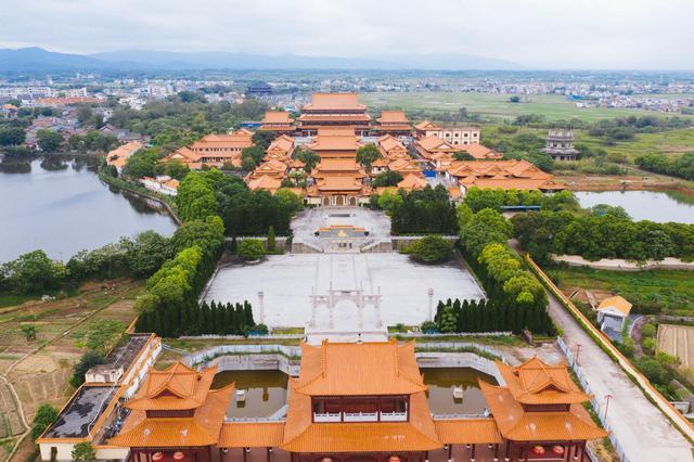 自媒体 合作联系:timetrees 竹珠机古巷是4a级旅游景区,位于韶关南雄