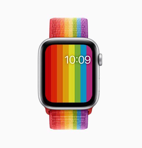 还有 apple watch 上,苹果也为其制作了彩虹色的表盘和表带.