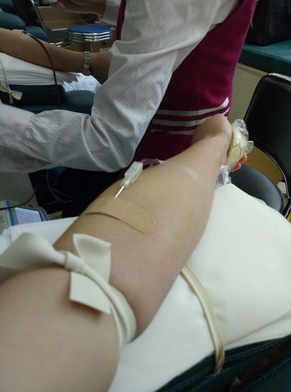 献血时的照片