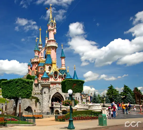 巴黎迪士尼城堡地标丨实景图