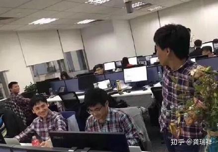 谁能想到,社会上很多人还真的对程序员这个职业的人疯狂贴标签.