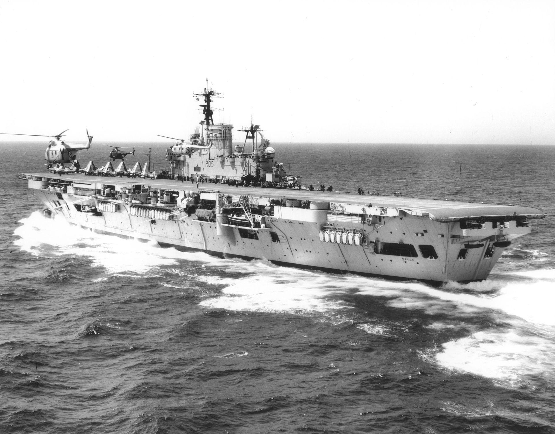 一员,1946年为纪念在马耳他战损的同名舰船从原定的大胆号改名为鹰号