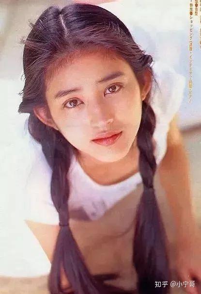17岁被星探发掘,颜值与李嘉欣齐名!如今42岁的她惊艳了时光!