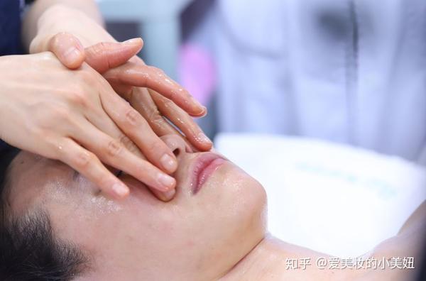 韩式皮肤管理脸部按摩手法
