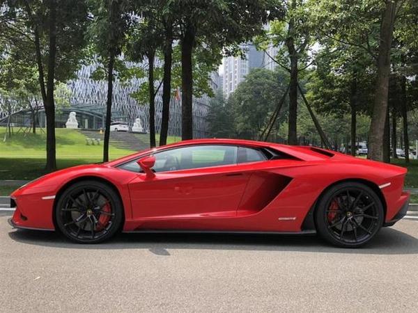 锦和汽车商业中心带你看500多万二手车兰博基尼aventador s