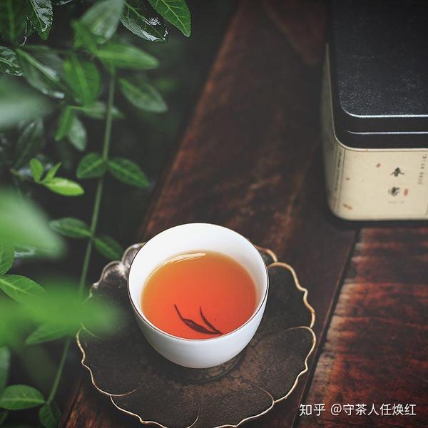 人生如茶,人这一生的经历,果真就像茶一般.