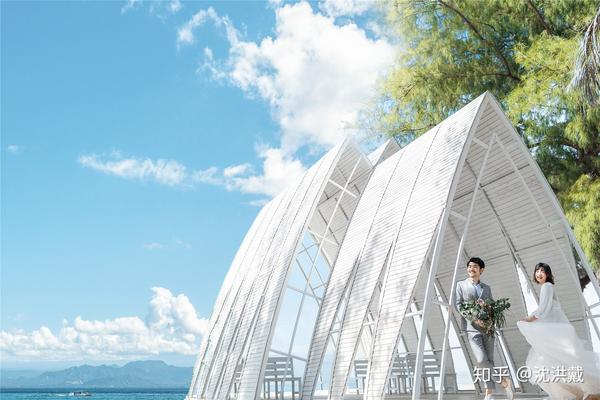 三亚的婚纱摄影基地很多,每个基地都可以看到各式各样的教堂,比如水晶