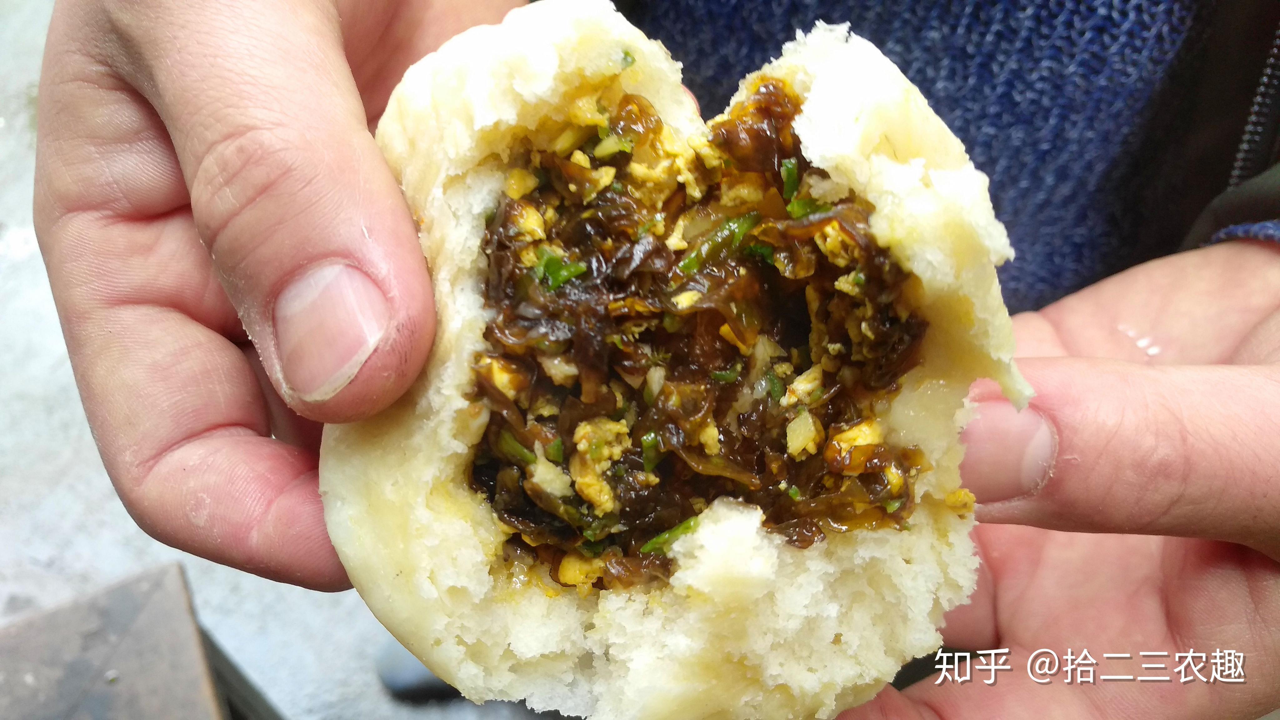 大火蒸8分钟左右,美味的地皮菜包子就大工告成,试了试,味道不错,个人