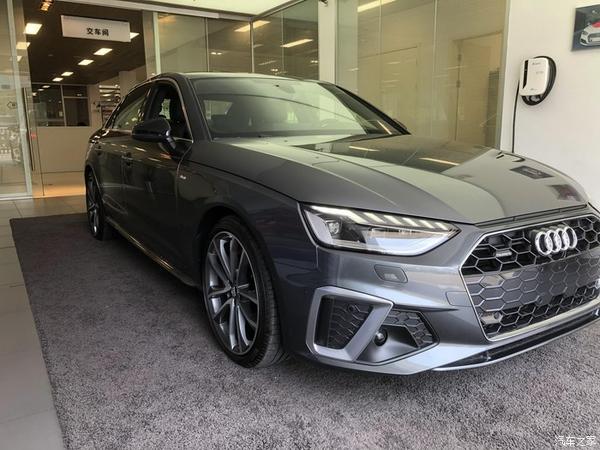 奥迪a4l 45tfsi,奥迪a4lquattro 45天的等待奥迪a4l45tfsi甄选动感型天云灰提车作业