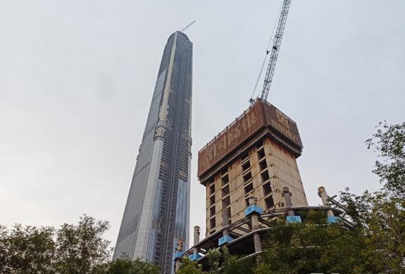 117大厦耗资400亿今成最高烂尾楼,老板身价200亿却还不起15亿