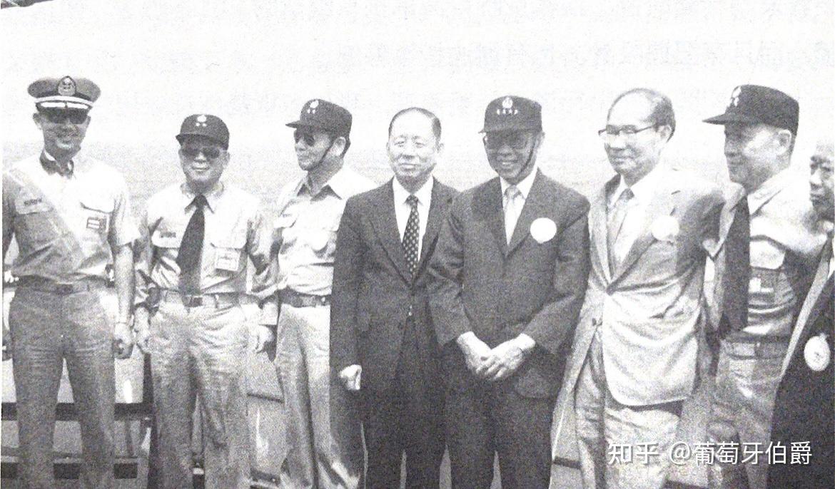 民国72年,自强专案巡视,右起:陈茂榜,副总司令刘和谦,徐贤修,参谋总长