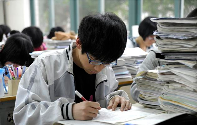 高中生:一轮复习过半,成绩毫无起色应该怎么办?