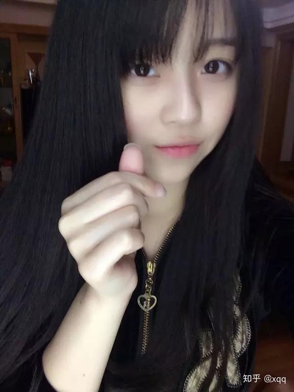 高中时素颜就好看的女生长大化妆后岂不逆天?