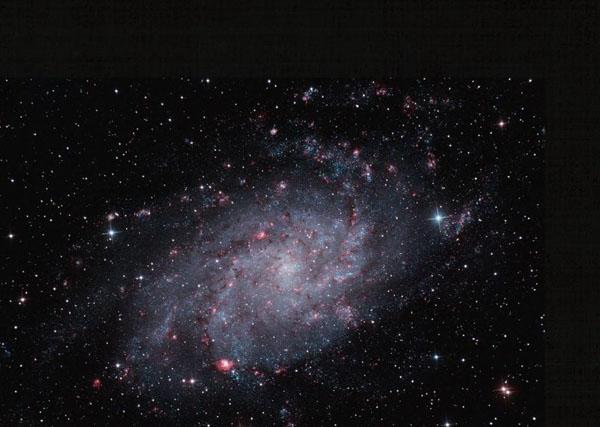 三角座星系是本星系群的第三大旋涡星系但在实际观测中却存在几个