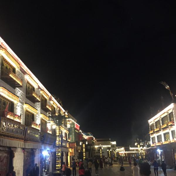 八廓街夜景