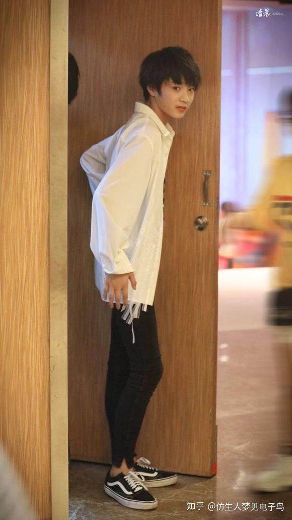 如何看待昨晚张真源和刘耀文在巴蜀中学的表演?