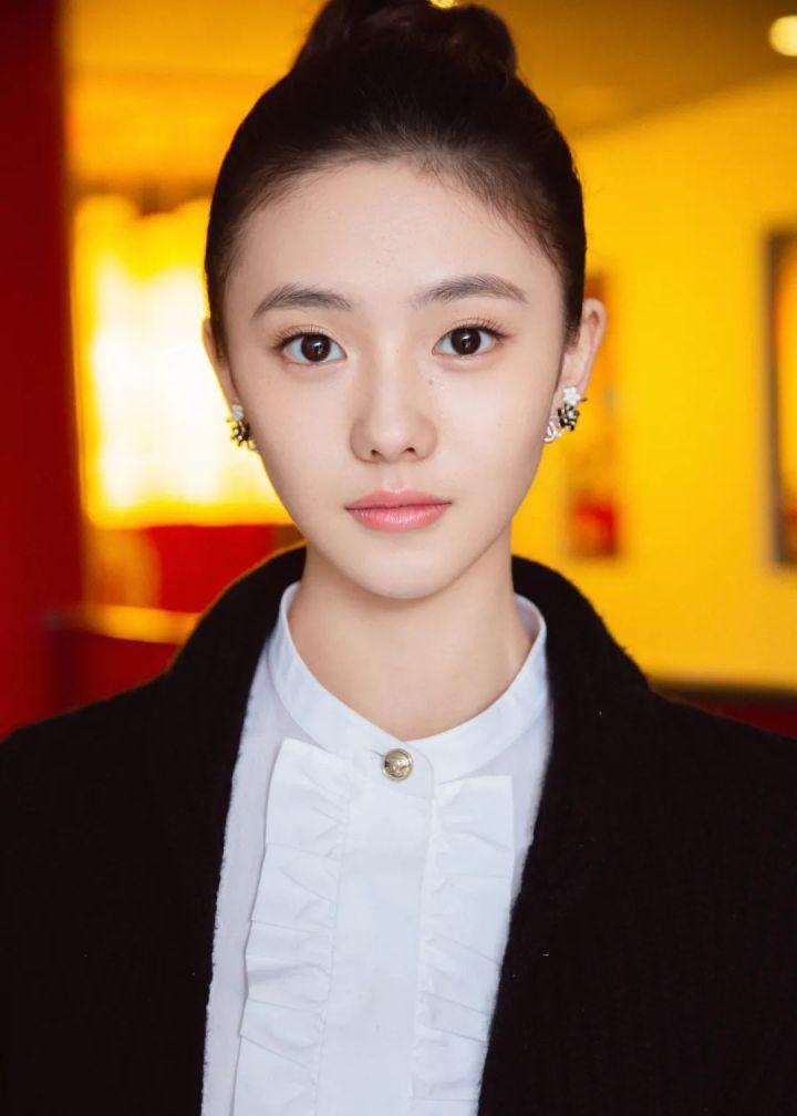 谋女郎刘浩存揭秘任敏北舞同学被张艺谋称赞是周冬雨接班人