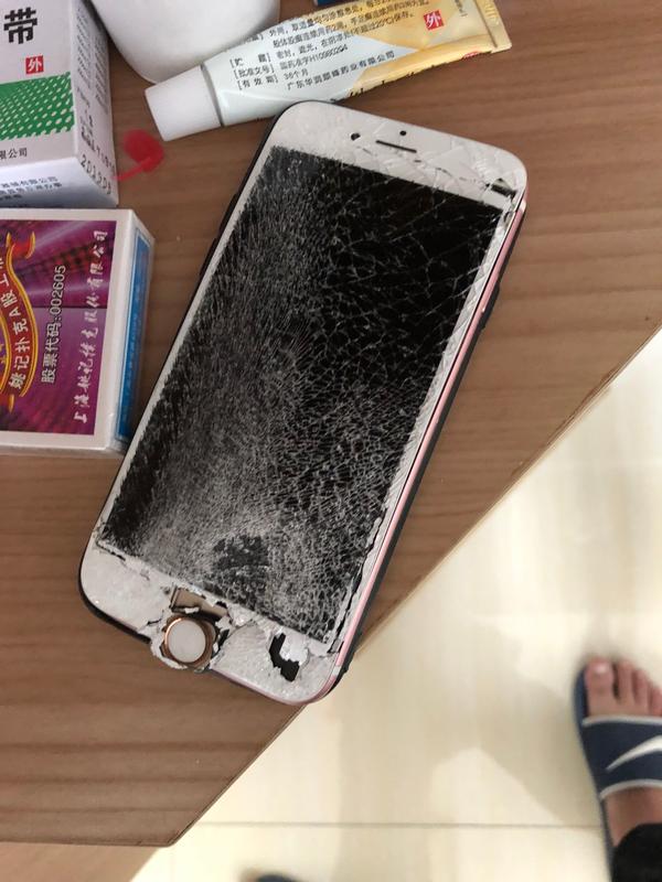 苹果手机摔烂了,还可以把里面的资料导出来么?