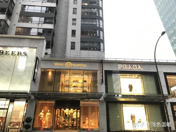 tory burch 在温哥华市中心的专柜门店