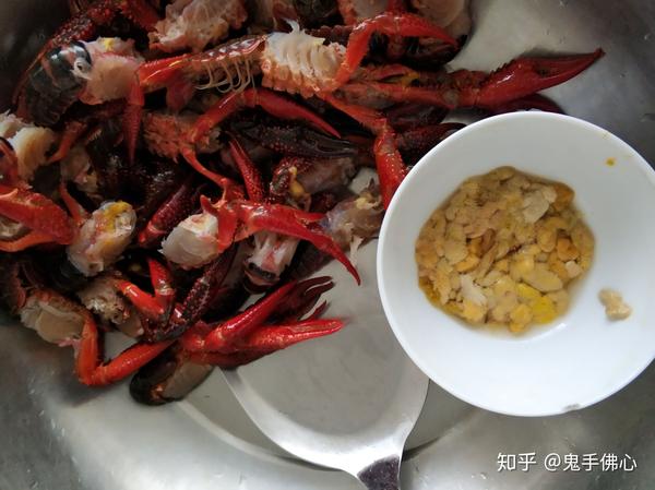 当你把小龙虾的脑袋抠出来后