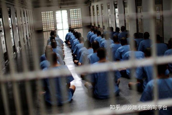 劳改犯需要干活其它犯人也要干活才有饭吃嘛