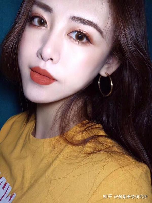 明星都戴什么美瞳