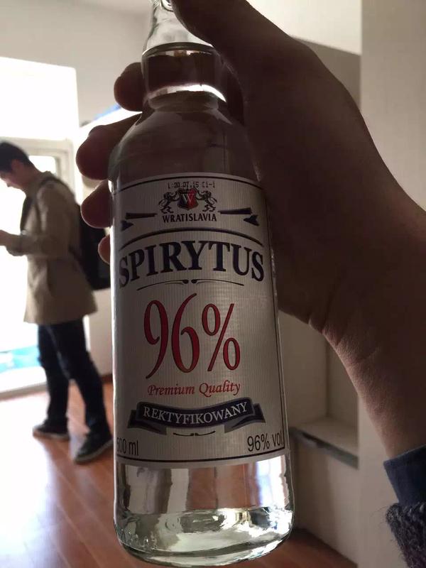 喝96度spirytusvodka生命之水波兰伏特加是一种什么样的体验